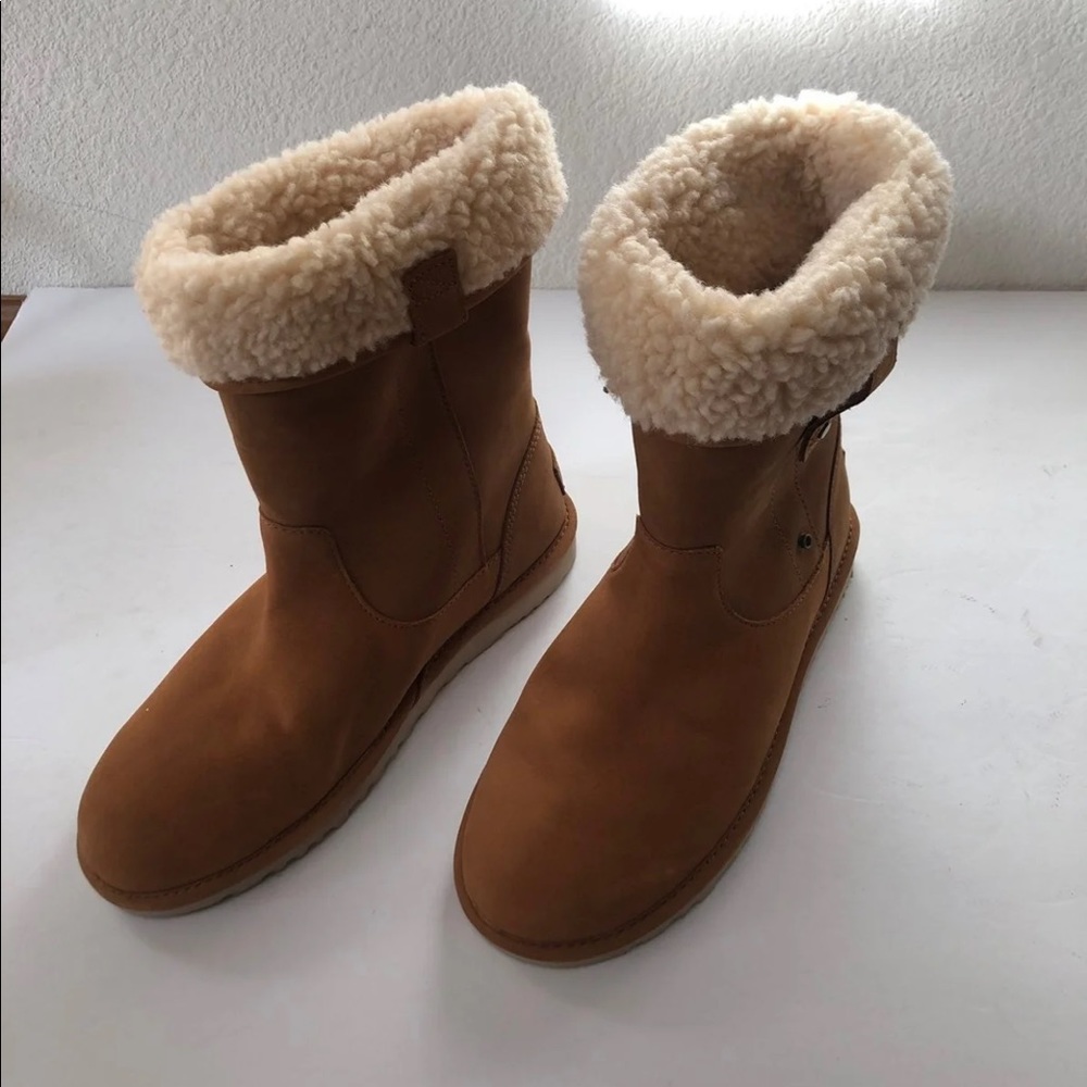New Ugg TreadLite shoes sz 7